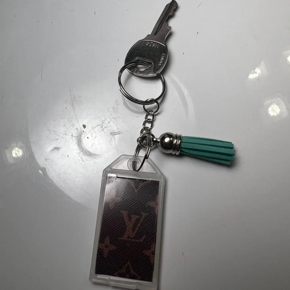 Embellished Key Chain - Picture 6 of 10